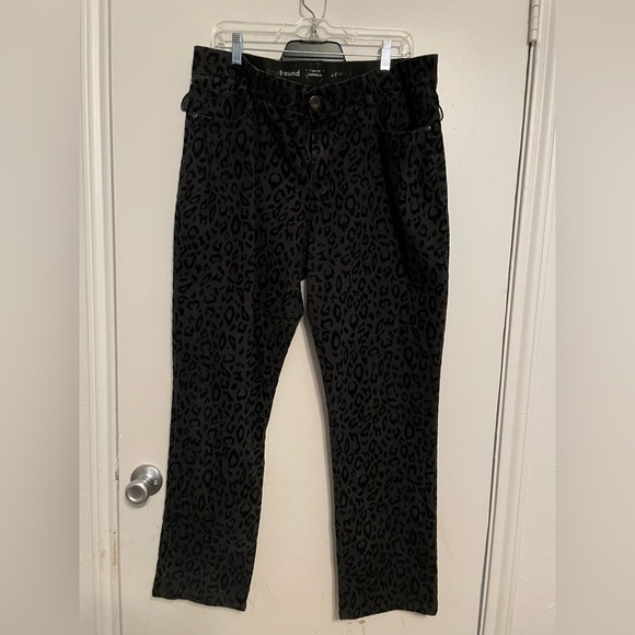 Leopard print Westbound pants. - Picture 1 of 3